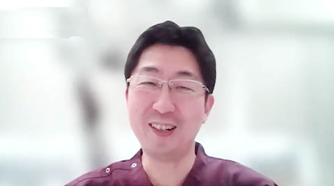 岩野 義弘先生のインタビューの様子